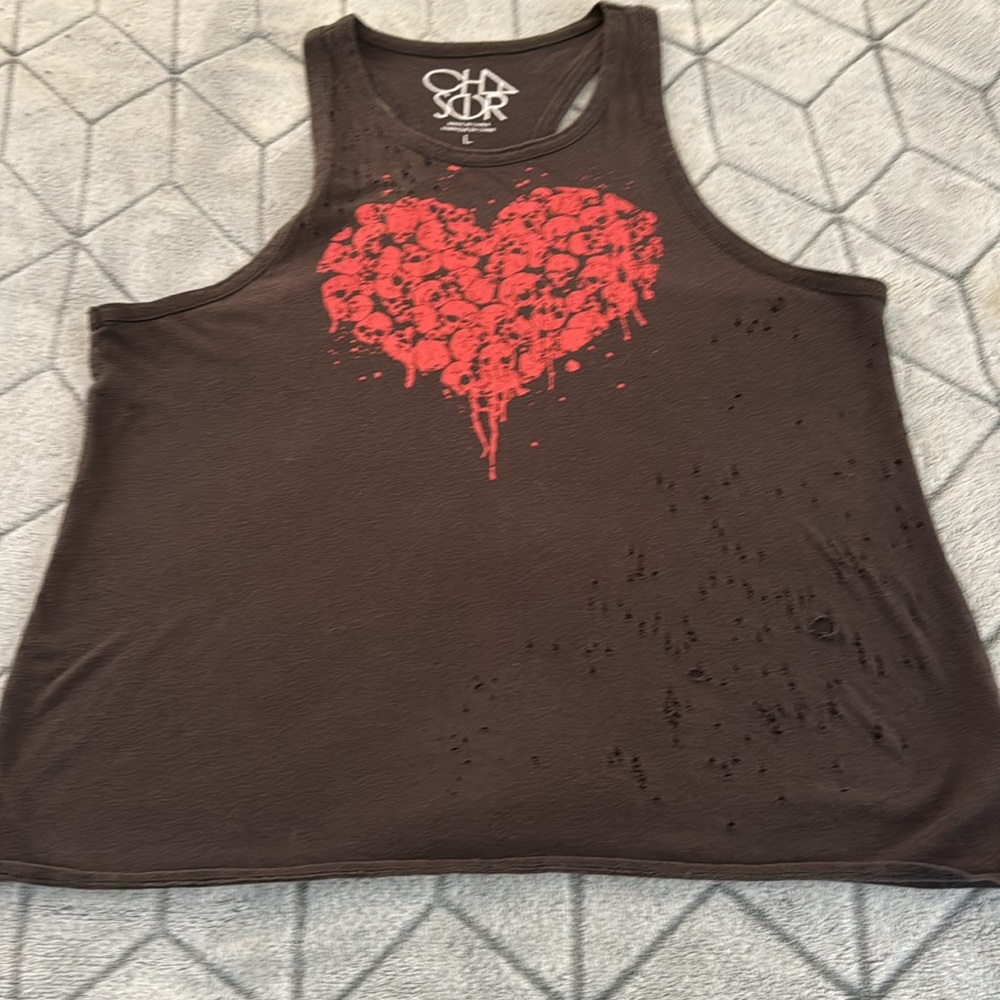 EUC Chaser Distressed Bleeding Heart Skull Tank - Large - Picture 6 of 12